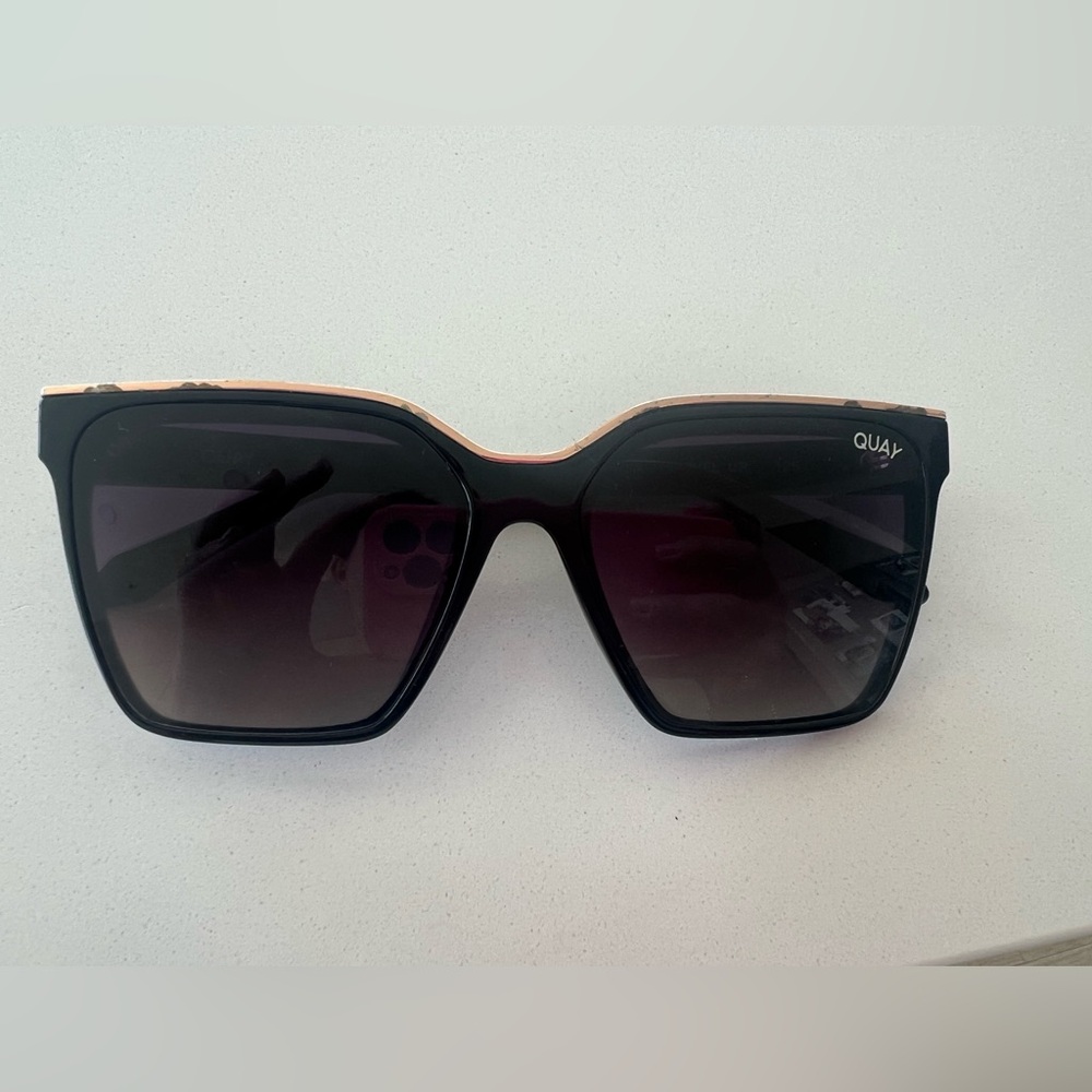 Quay Square Sunglasses